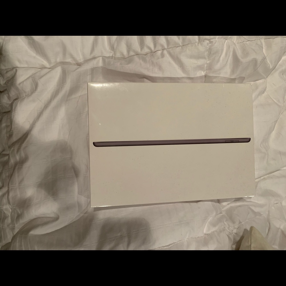 Brand New I-Pad 7th Generation 32GB